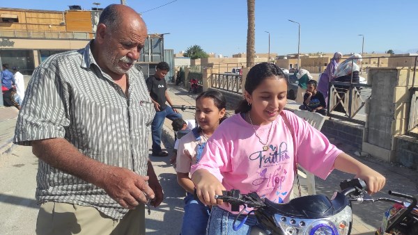 جمال الصاوي صانع فرحة الأطفال 