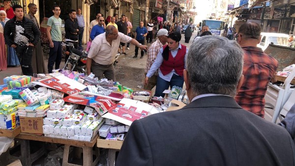 محافظ الدقهلية يشهد حملة لرفع الإشغالات والتعديات بحي غرب