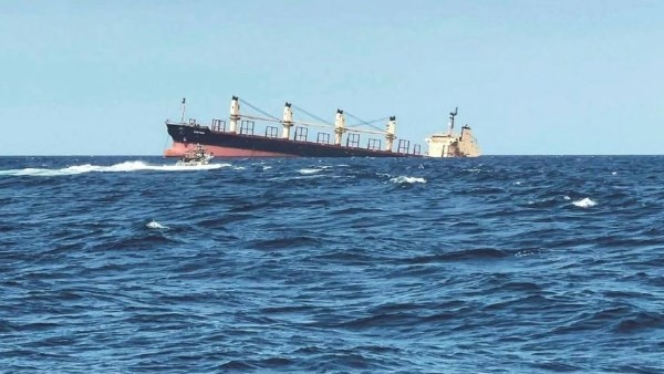 هيئة عمليات التجارة البحرية البريطانية بوجود تقارير عن واقعة على بعد 84 ميلا بحريا