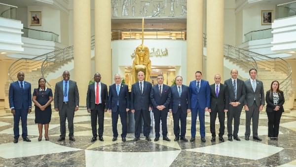 النائب العام يستقبل نظيره الكيني لبحث تعزيز التعاون القضائي بين البلدين 