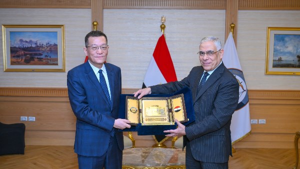 النائب العام يستقبل النائب العام لمدينة جوانزو الصينية لبحث تعزيز التعاون القضائي