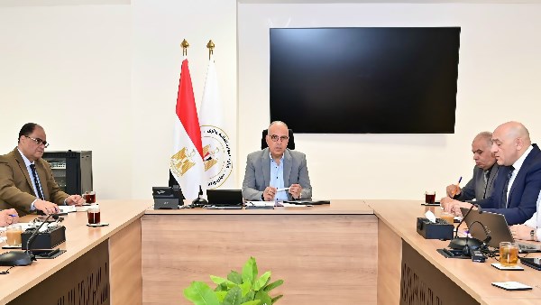وزير الري يتابع إجراءات إزالة التعديات على المجاري المائية وزير الري يتابع إجراءات إزالة التعديات على المجاري المائية