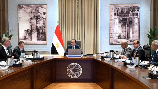 رئيس الوزراء يتابع خطة تدبير الاحتياجات المالية اللازمة لتوفير المزيد من احتياطيات الوقود قبل حلول موسم الصيف رئيس الوزراء يتابع خطة تدبير الاحتياجات المالية اللازمة لتوفير المزيد من احتياطيات الوقود قبل حلول موسم الصيف