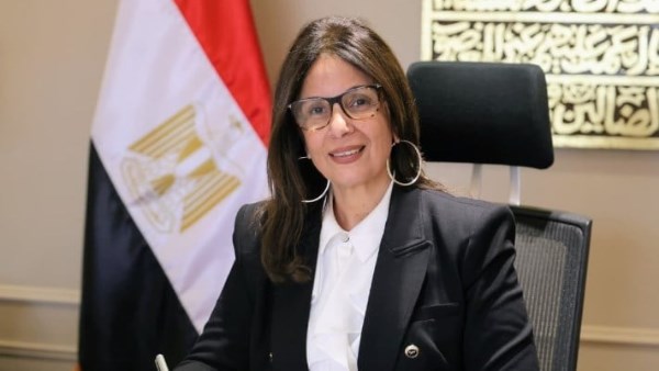وزيرة 