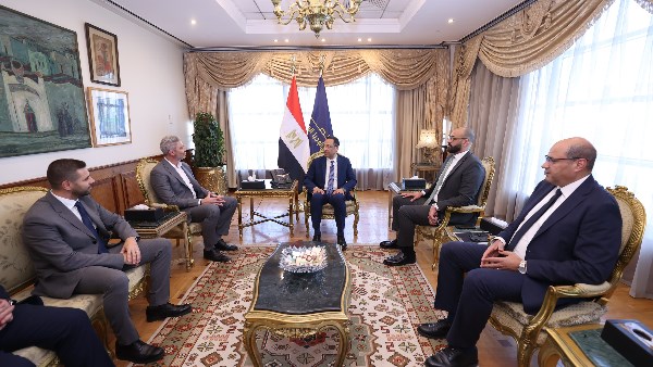وزير الاتصالات 
