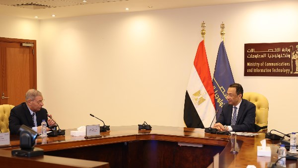وزير الاتصالات 