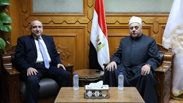 الشيخ أيمن عبد الغني يستقبل مدير البرامج الدولية بالجامعة العالمية بلبنان لبحث تعزيز التعاون المشترك