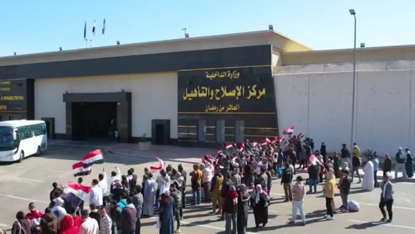 لحظة الإفراج عن نزلاء مراكز الإصلاح والتأهيل