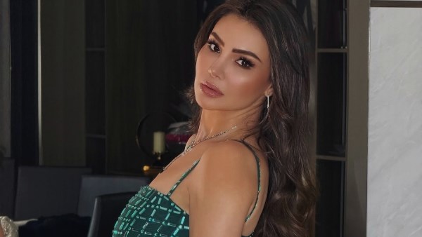 دينا فؤاد تخطف الأنظار بالأخضر