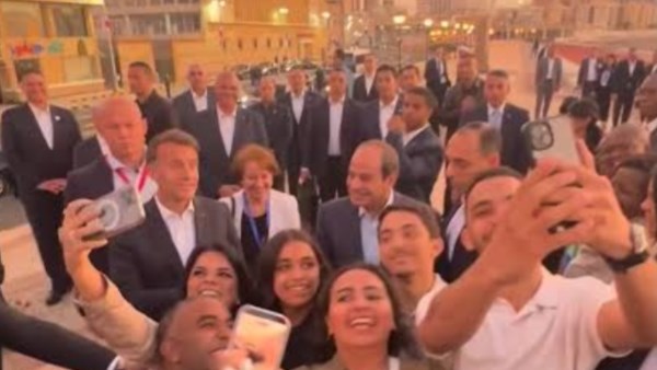 شبانة: العالم كله مرتبك والرئيس الفرنسي يركض بأمان في شوارع الإسكندرية