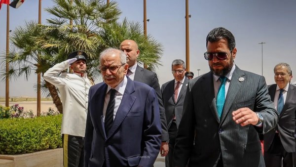الاقتصاد والطاقة على الطاولة.. رئيس الحكومة اللبنانية في زيارة إلى دمشق