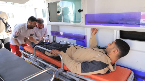 الهلال الأحمر والصحة العالمية ينفذان عملية إجلاء طبي جديدة من غزة