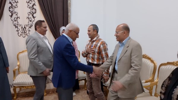 محافظ شمال سيناء يودع حجاج القرعة من ابناء المحافظة