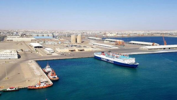 ميناء نويبع البحري يتداول 5900 طن بضائع و 344 شاحنة