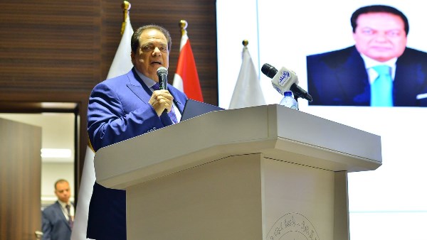 النائب محمد أبو العينين