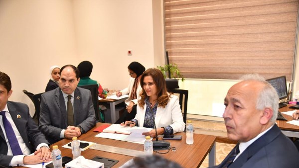 لجنة السياحة برئاسة سحر طلعت مصطفي