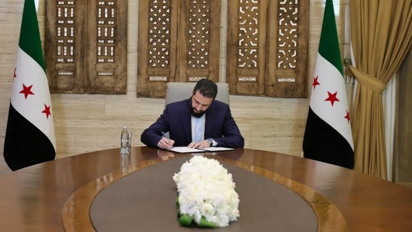 تغييرات وزارية في دمشق.. الشرع يعيد تشكيل المشهد الحكومي بتعيينات في الإعلام والزراعة