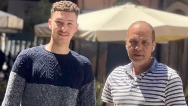 الأب المصري وابنه في إيطاليا