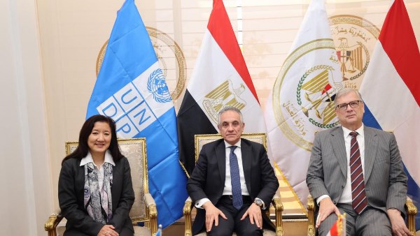وزير العدل : الدولة حريصة على تطوير الخدمات القانونية للأجانب المقيمين في مصر