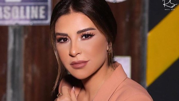 ماغي بو غصن تدشن أولى تجاربها على المسرح الكويتي عبر 