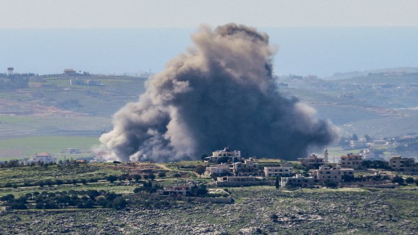 وفاة جندي لبناني متأثراً بإصابته في غارة إسرائيلية جنوب البلاد وفاة جندي لبناني متأثراً بإصابته في غارة إسرائيلية جنوب البلاد