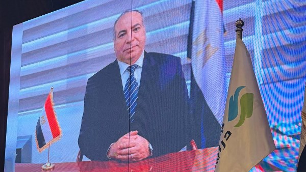 نبيل فكري: استمرار الألم بعد انتهاء الدورة الشهرية قد يكون ج