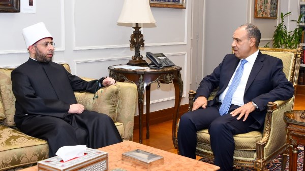مصر تعزز رسالتها الفكرية عالميا.. لقاء بين عبد الع