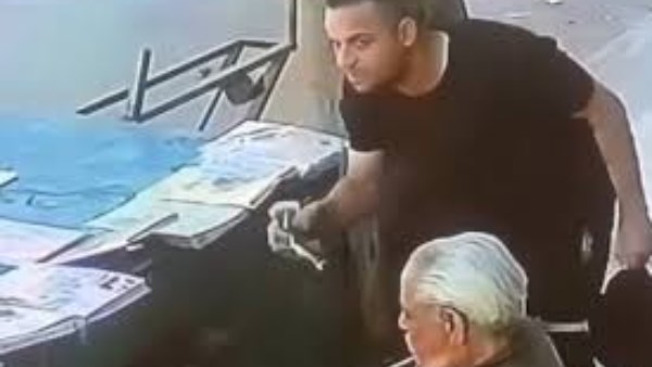 بائع الجرائد