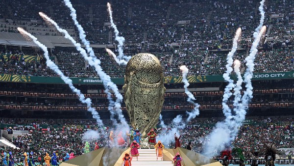 ناقد رياضي: كأس العالم حدث استثنائي ينتظره الجمهور بشغف كل أ