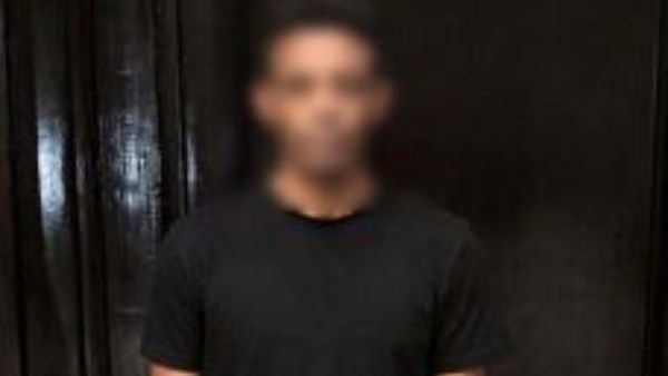 موظف باحدى الجامعات