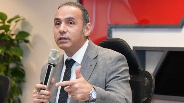 الدكتور إسلام عزام