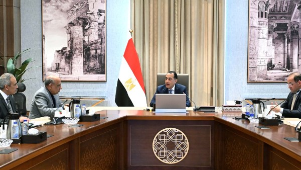 رئيس الوزراء يتابع إجراءات توفير التمويل المطلوب لمشروعات ال