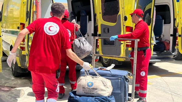 ميناء رفح البري يستقبل 24 مصابا و45 مرافقًا فلسطين