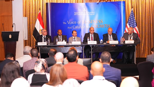 وزير العمل مع أعضاء الغرفة الامريكية