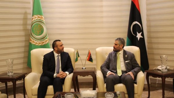الغوج وثابت يبحثان بالقاهرة سبل تعزيز التعاون بين المؤسسات الليبية