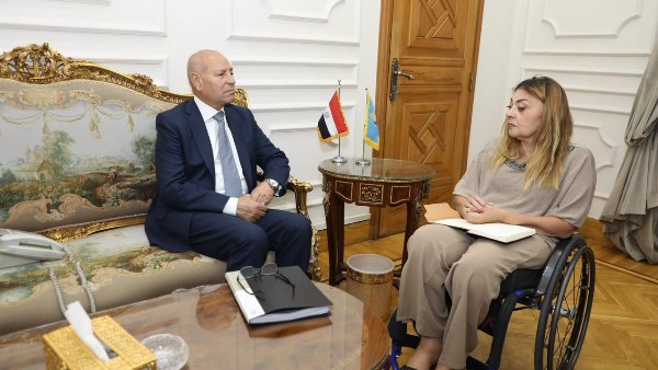 المشرف على القومي لذوي الإعاقة تلتقي محافظ القاهرة 