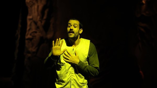 نجوم الفن يشيدون بعرض "متولي وشفيقة" على مسرح الطل