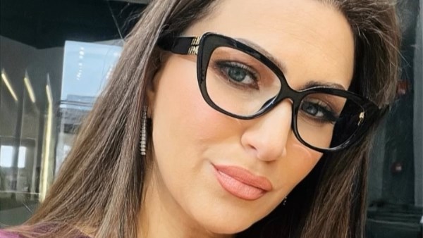 أنوثة وجمال راقٍ.. إيمان عز الدين تسحر العيون بإطل