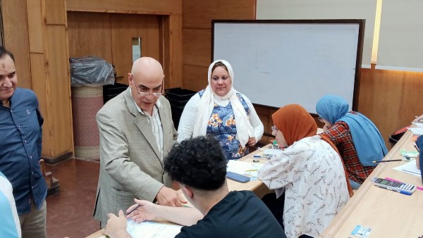 من الكنترولات إلى اللجان .. نائب رئيس جامعة دمنهور يتابع انتظام امتحانات الفصل الثاني من الكنترولات إلى اللجان .. نائب رئيس جامعة دمنهور يتابع انتظام امتحانات الفصل الثاني