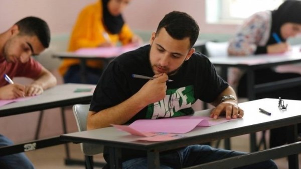 امتحانات الدبلومات الفنية 