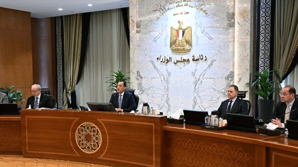 الحكومة توافق على تعديل القواعد التنظيمية لترخيص أراضي مشروع