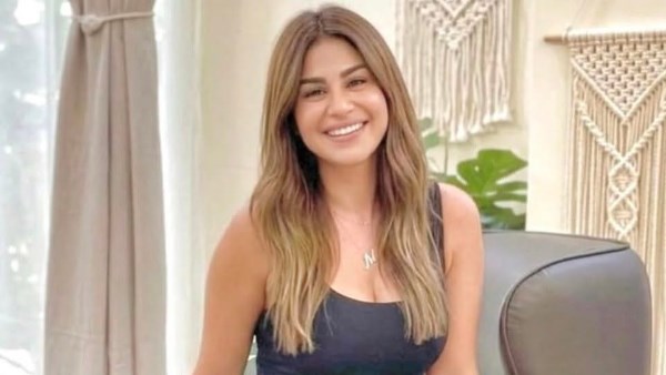 منة فضالى تثير الجدل بإطلالتها رفقة كلبها