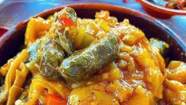 طريقه عمل طاجن ورق العنب بالكوارع 