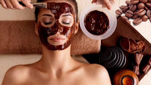 قناع القهوة لتفتيح وتنعيم البشرة