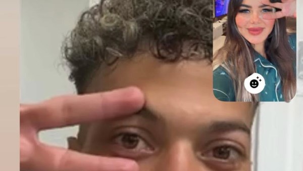 زوجة إمام عاشور تحتفل معه بـ سيلفى النصر 