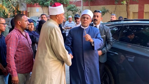 رئيس قطاع المعاهد يتابع امتحانات الثانوية الأزهرية ل