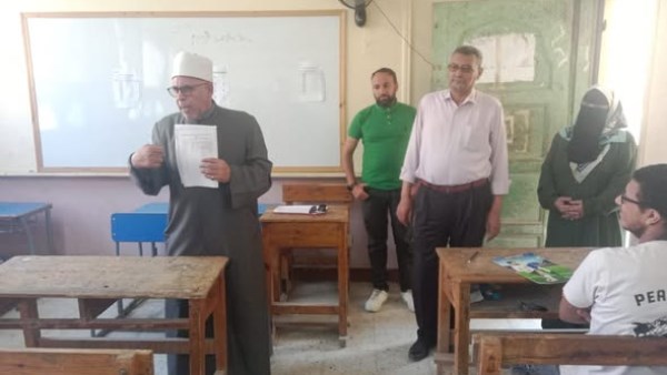 رئيس منطقة القاهرة الأزهرية يشدد على تهيئة المناخ الملائم للطلاب خلال الامتحانات