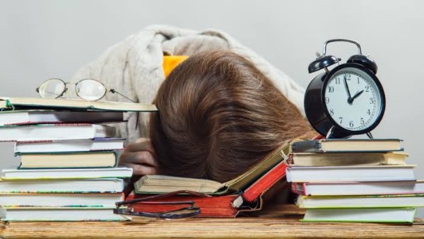 عوامل أساسية لرفع التحصيل الدراسي وتقليل التوتر في الامتحانات