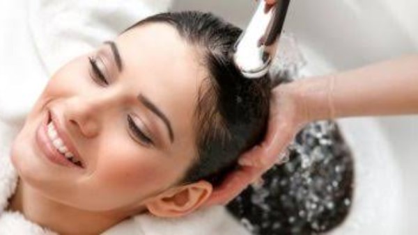 طرق طبيعية لتحفيز نمو الشعر وعلاج تساقطه