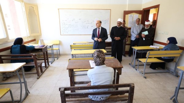 رئيس قطاع المعاهد ومحافظ الغربية يتفقدان امتحانات الثانوية ا